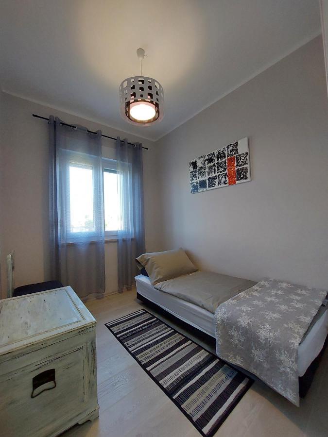 Family Apartment Cathy Galižana Exteriör bild