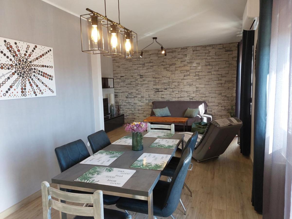 Family Apartment Cathy Galižana Exteriör bild