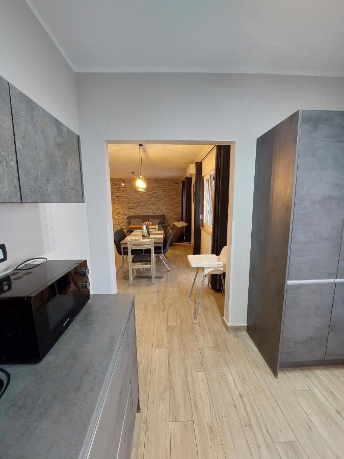 Family Apartment Cathy Galižana Exteriör bild