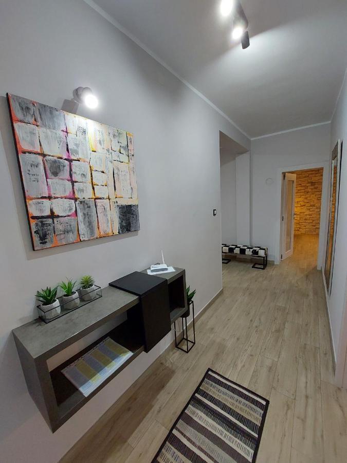 Family Apartment Cathy Galižana Exteriör bild